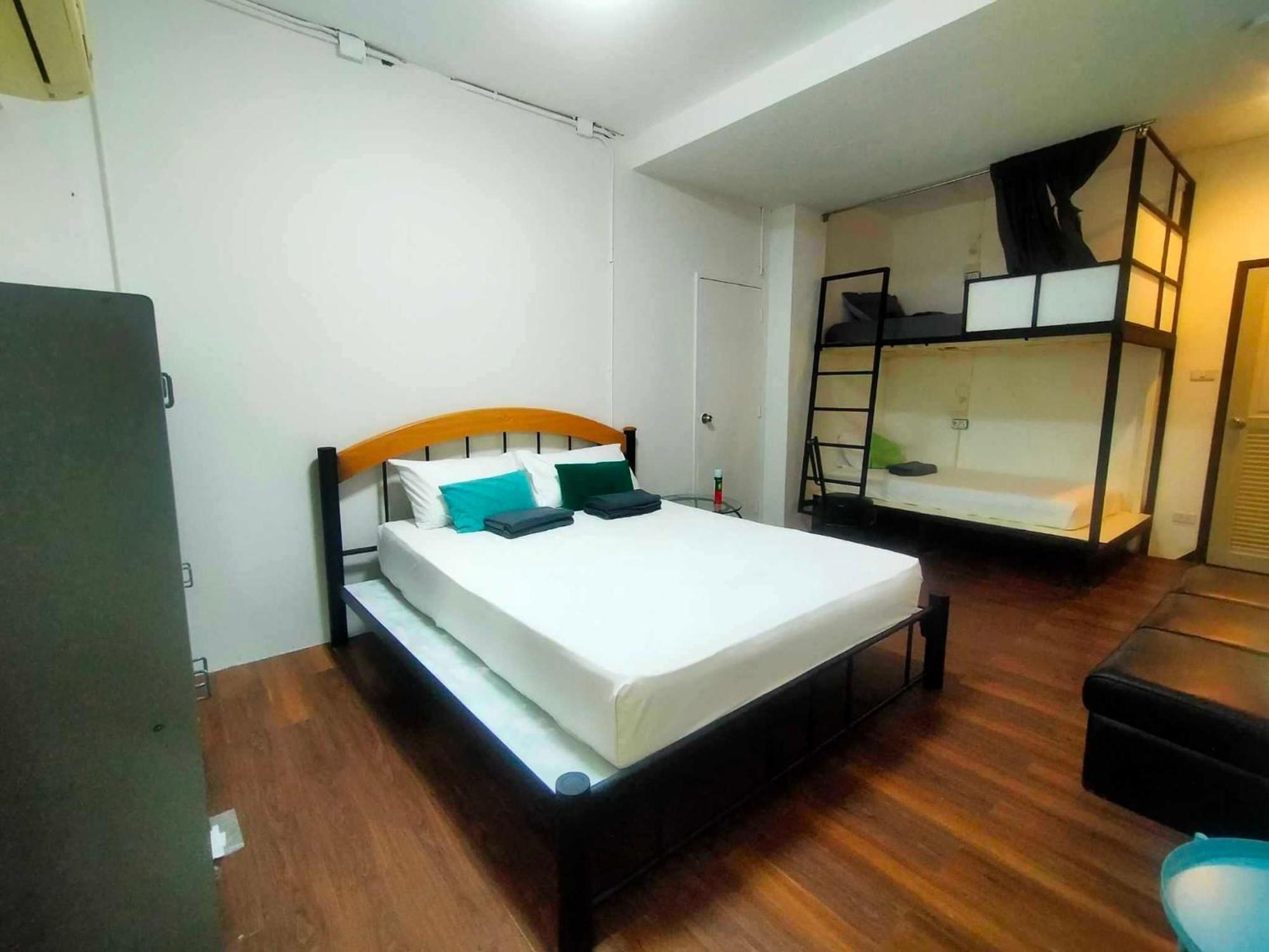 Baan Wangderm Hotel Bangkok Exterior photo